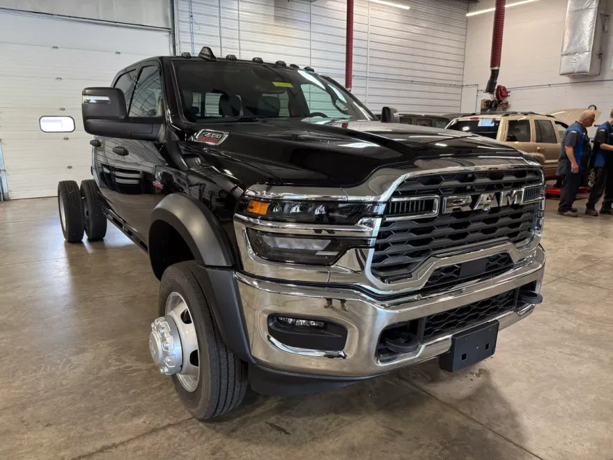 2025 Ram 5500 Tradesman photo 1
