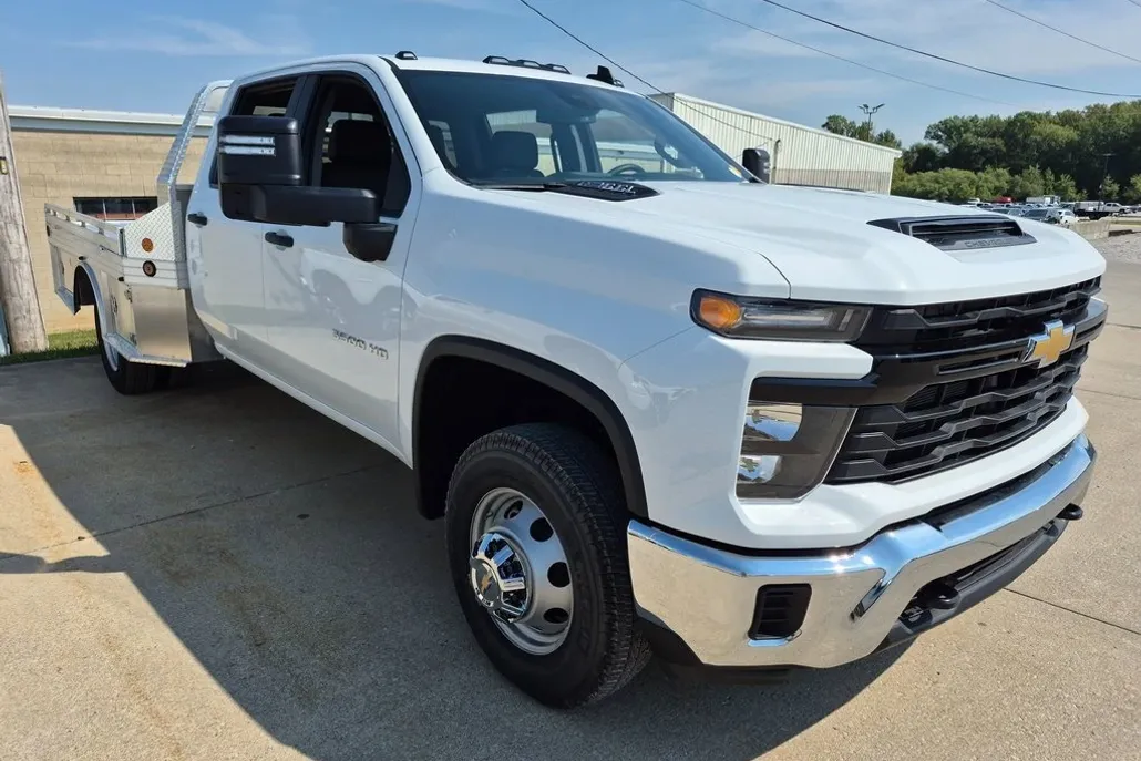 2025 Chevrolet Silverado 3500HD Work Truck photo 1