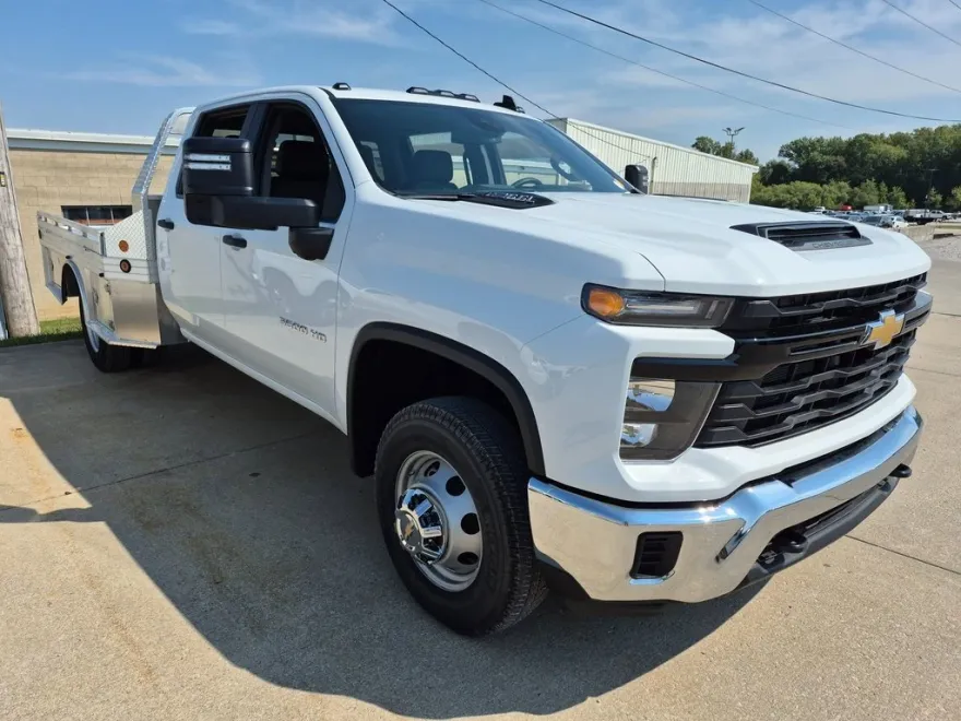 2025 Chevrolet Silverado 3500HD Work Truck photo 1