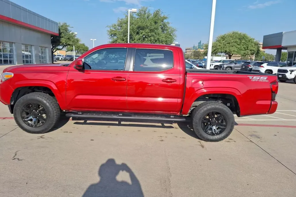 2021 Toyota Tacoma SR5 photo 1
