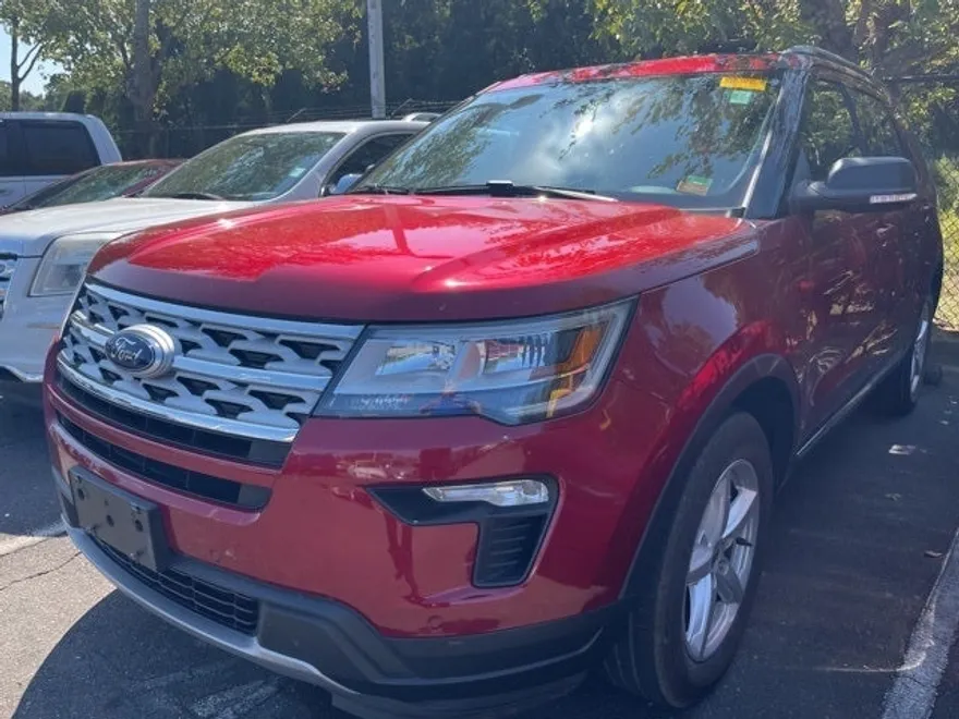 2019 Ford Explorer XLT photo 1