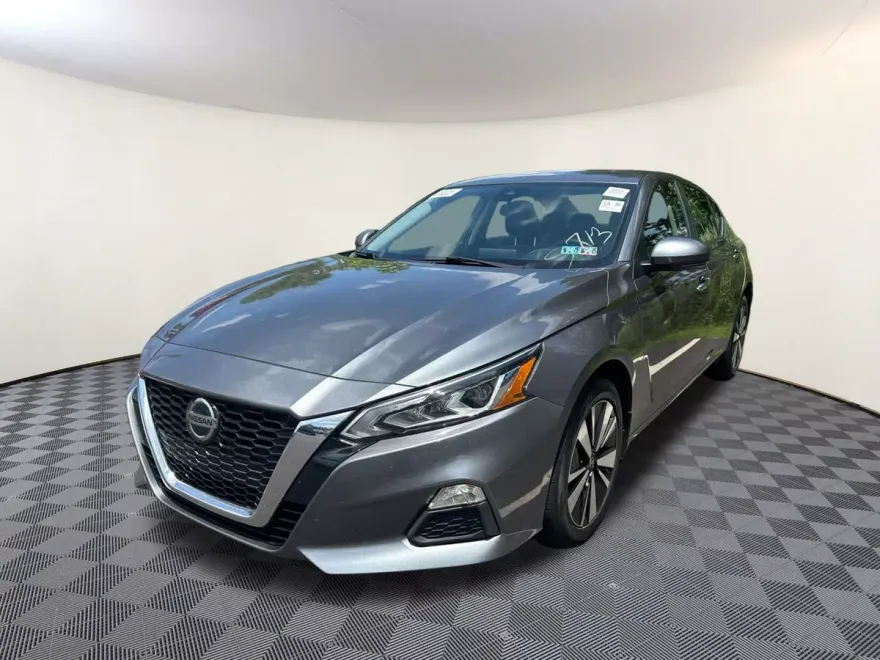 2021 Nissan Altima 2.5 SV photo 1