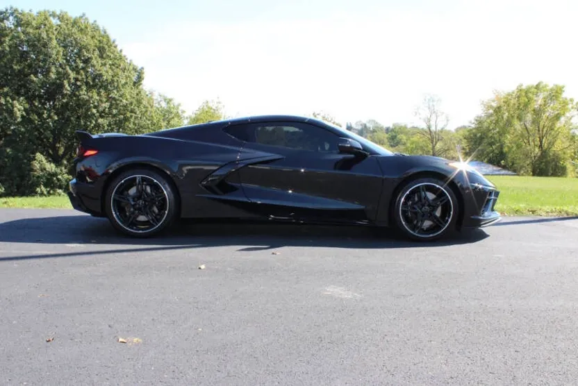 2024 Chevrolet Corvette Stingray 2LT photo 1