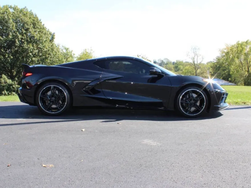 2024 Chevrolet Corvette Stingray 2LT photo 1