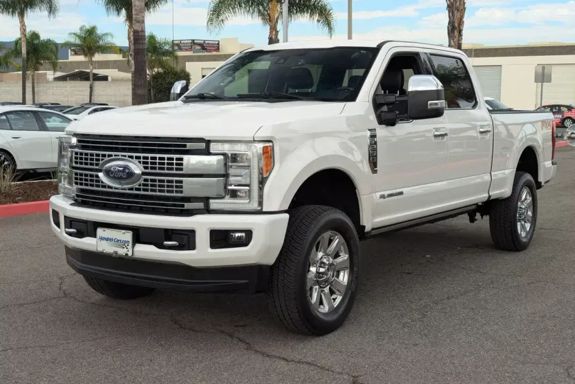 2019 Ford F-250 Platinum photo 1