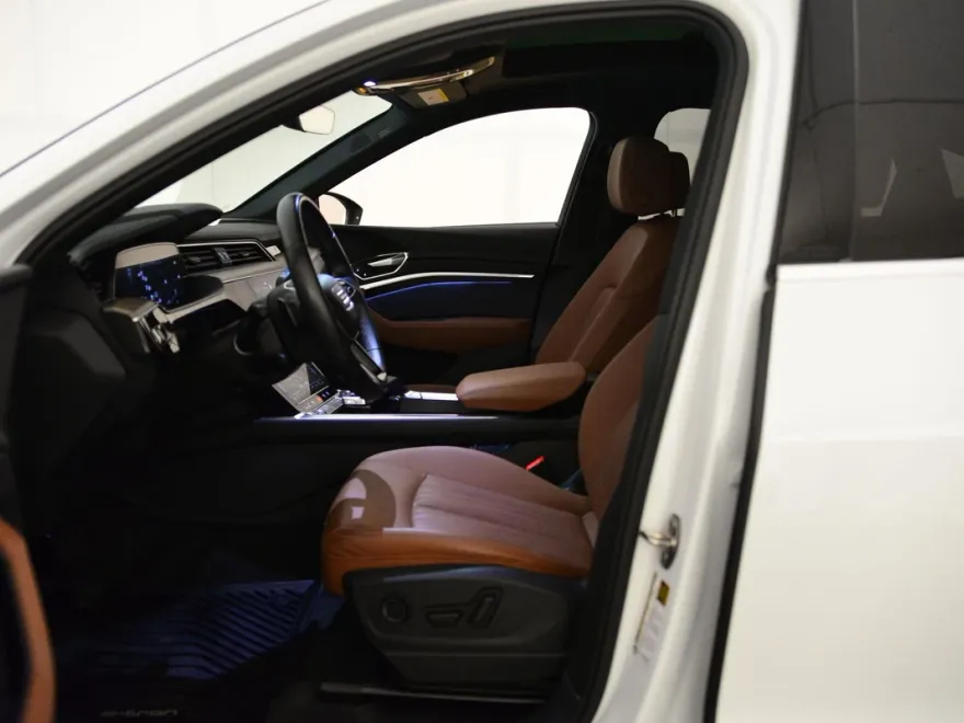 2024 Audi Q8 E-tron line Premium Plus photo 1