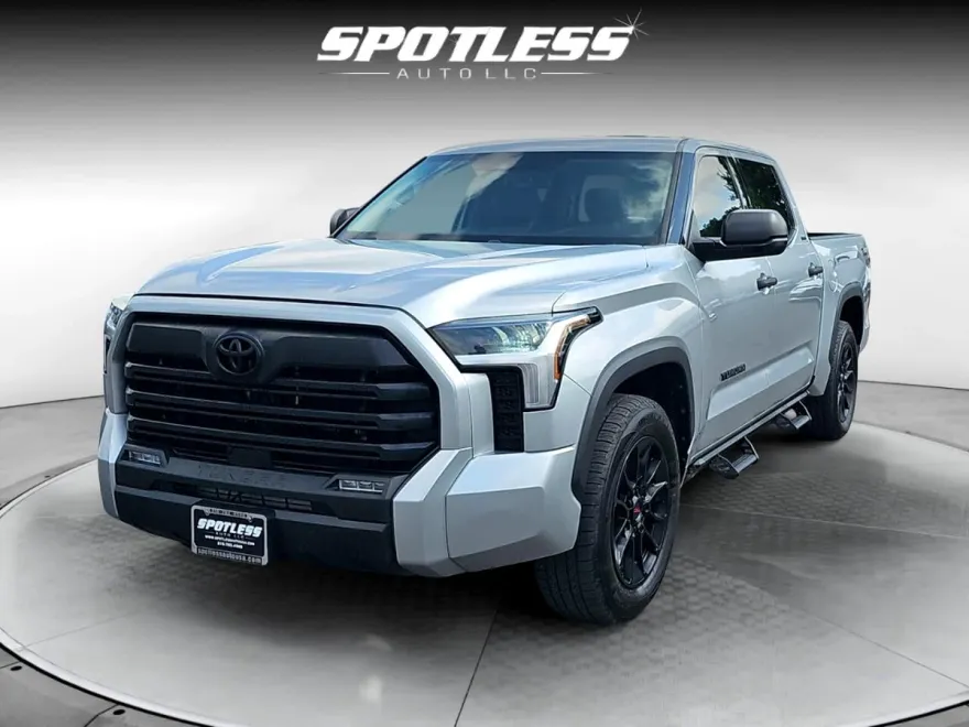 2022 Toyota Tundra SR5 CrewMax photo 1