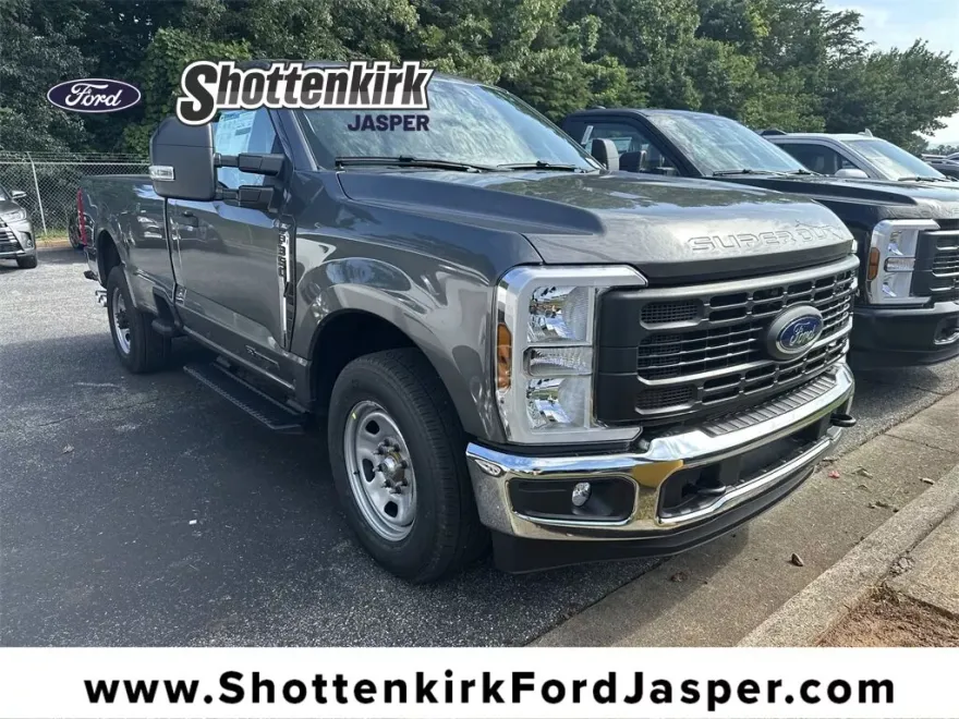 2025 Ford F-350 XL photo 1