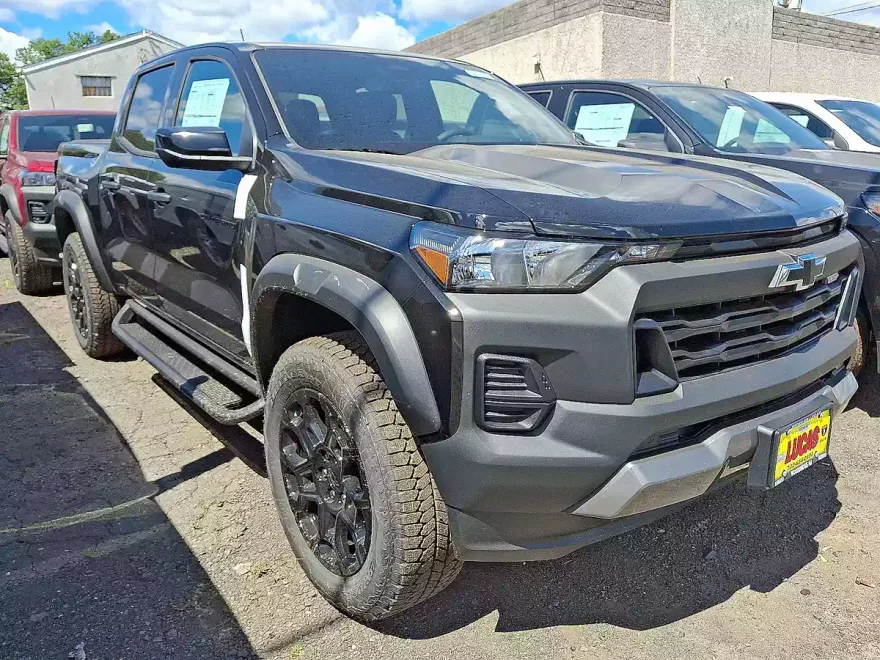 2026 Chevrolet Colorado Trail Boss photo 1