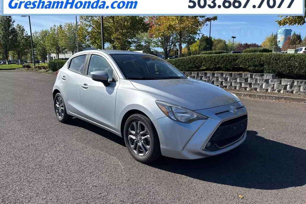 2020 Toyota Yaris LE photo 1