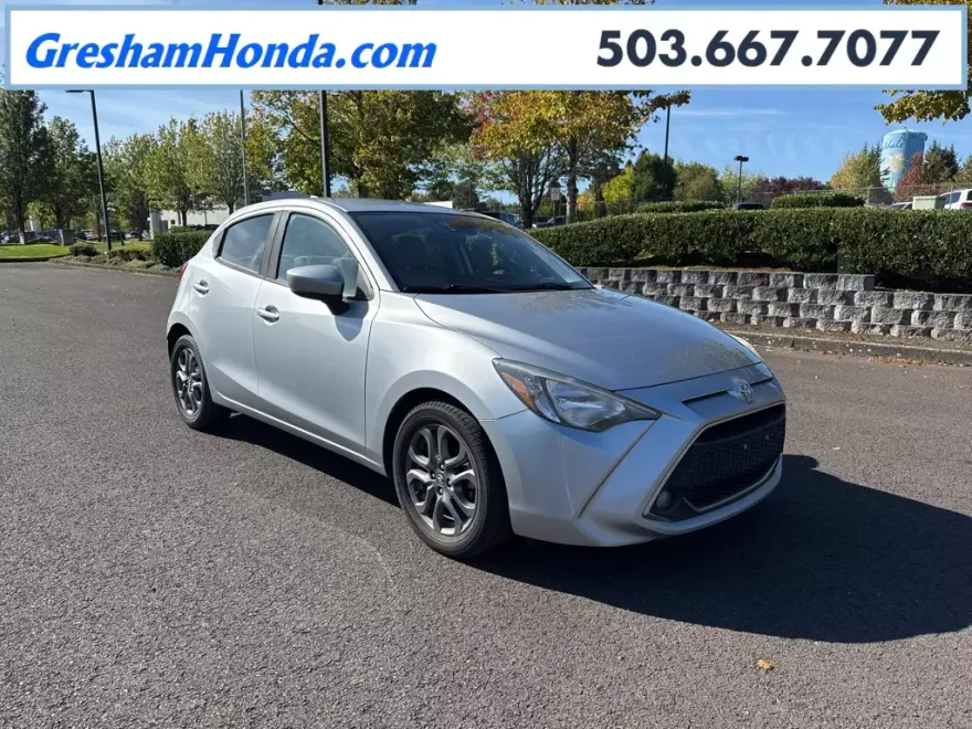 2020 Toyota Yaris LE photo 1