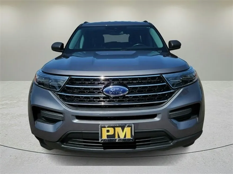 2021 Ford Explorer XLT photo 1