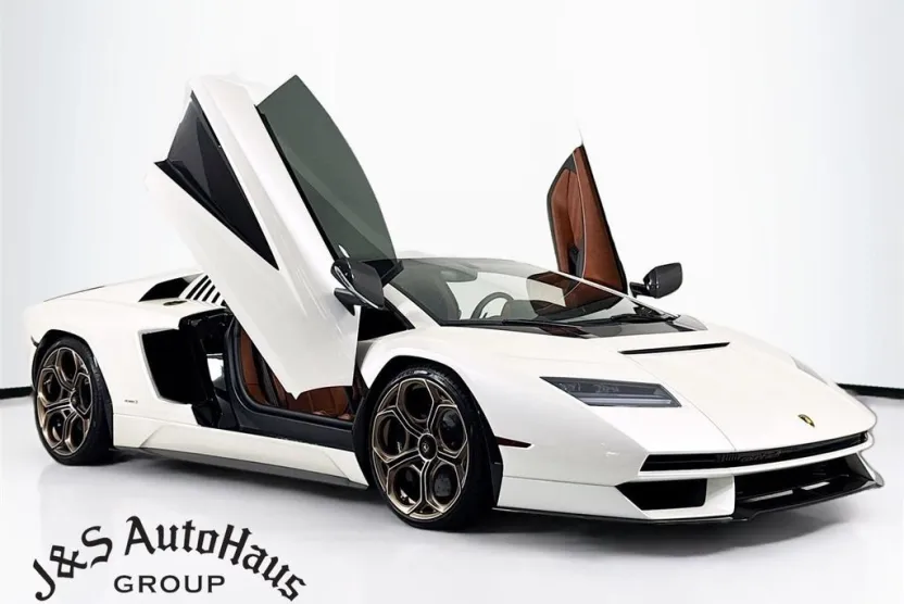 2022 Lamborghini Countach LPI 800-4 photo 1