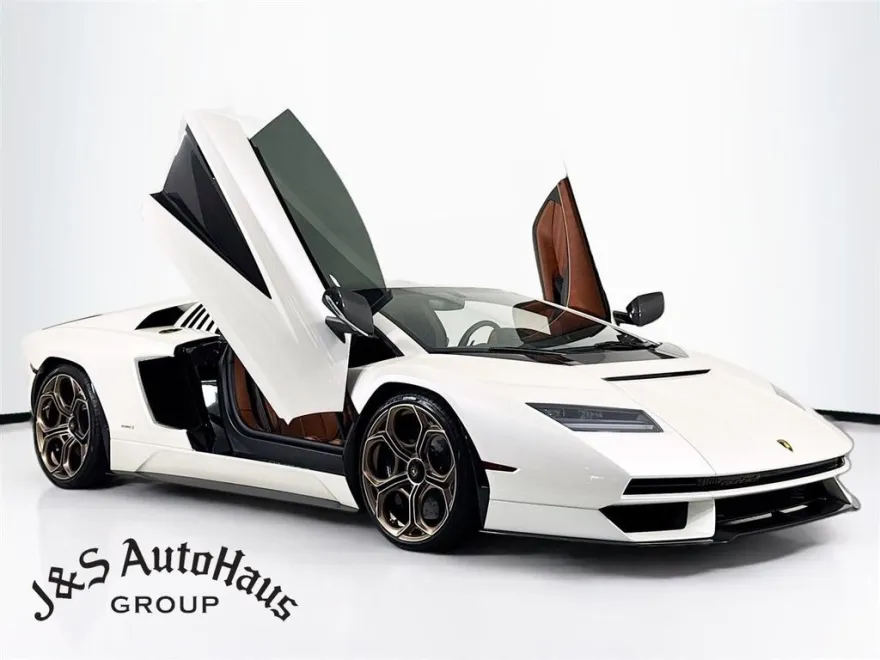 2022 Lamborghini Countach LPI 800-4 photo 1