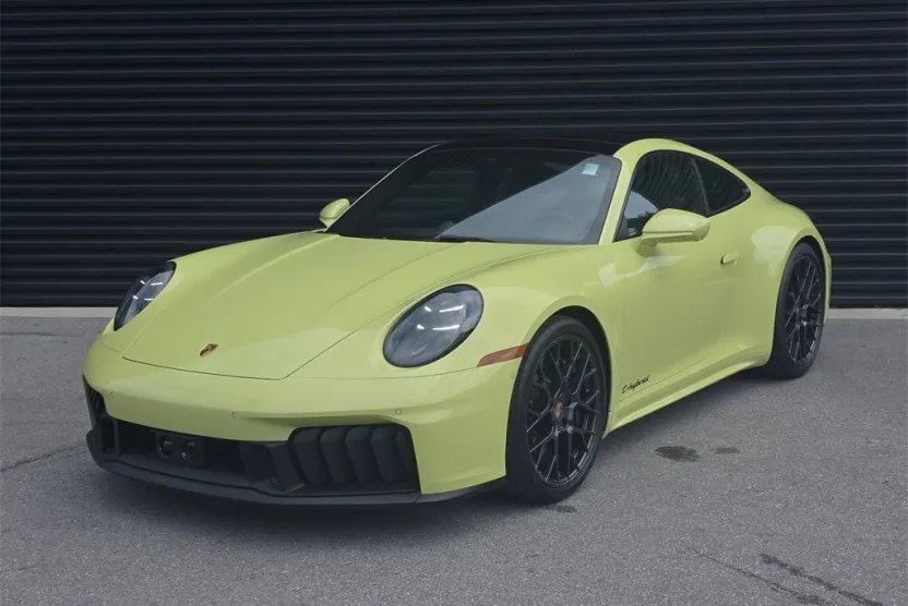 2025 Porsche 911 4 GTS photo 1