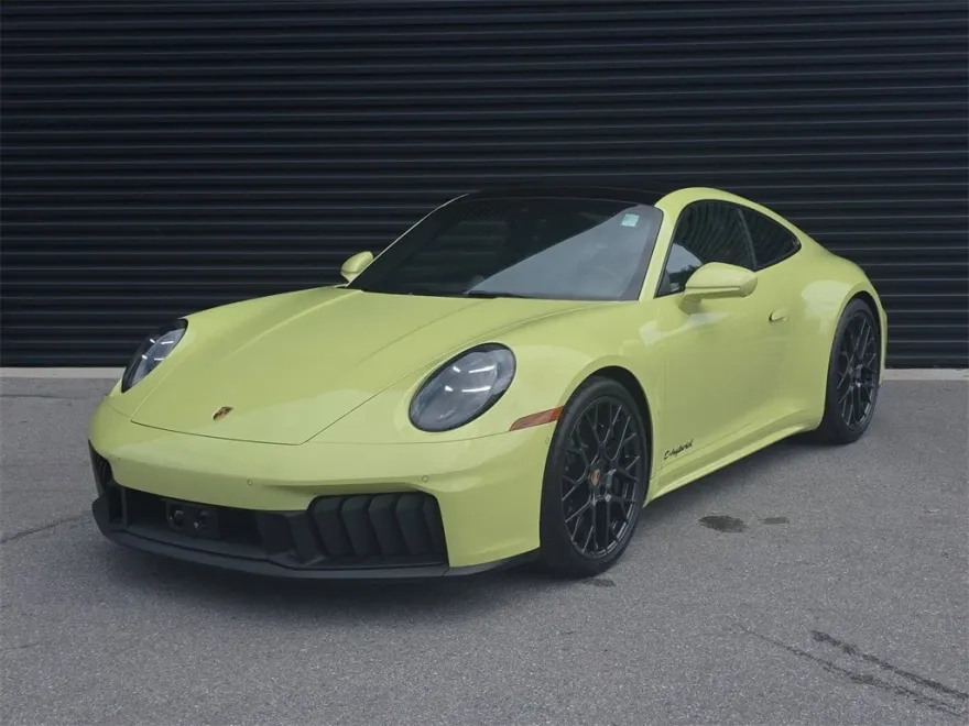 2025 Porsche 911 4 GTS photo 1