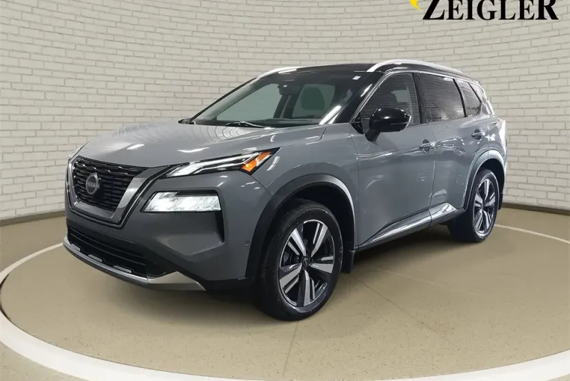 2023 Nissan Rogue Platinum photo 1