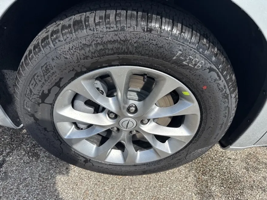 2026 Chrysler Pacifica photo 1
