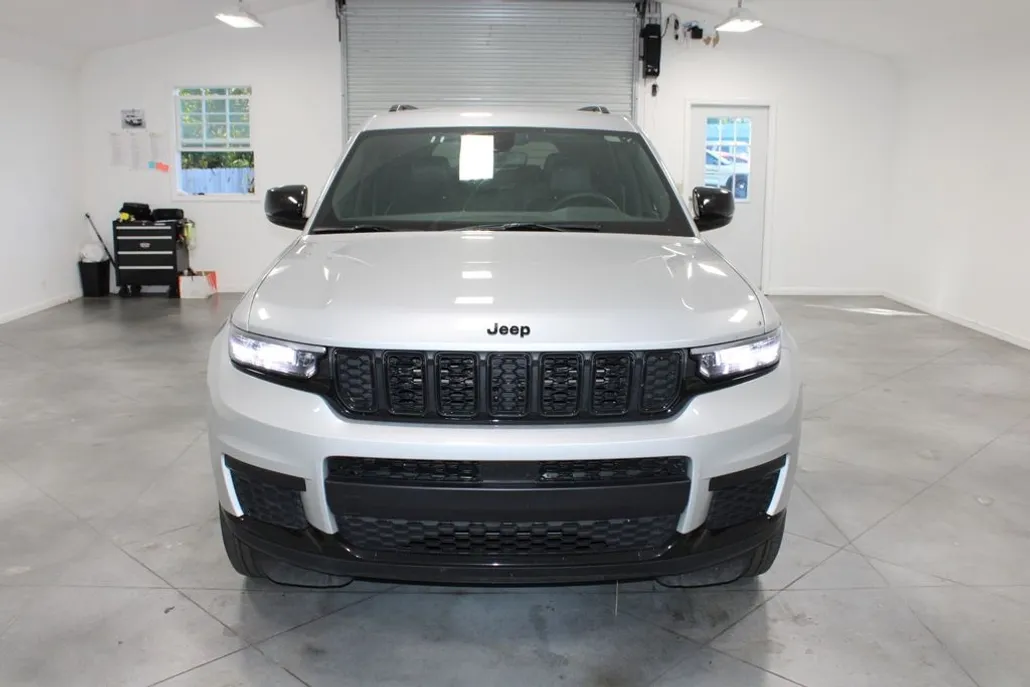 2023 Jeep Grand Cherokee Altitude X photo 1