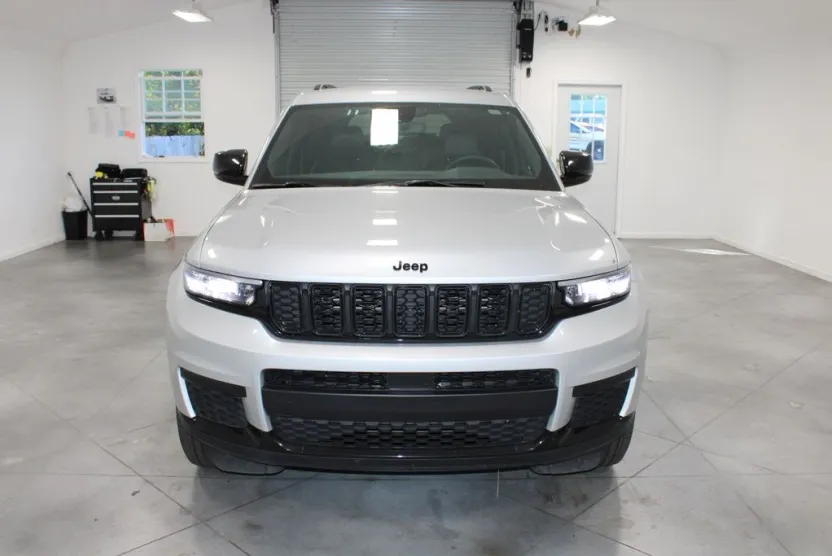 2023 Jeep Grand Cherokee Altitude X photo 1