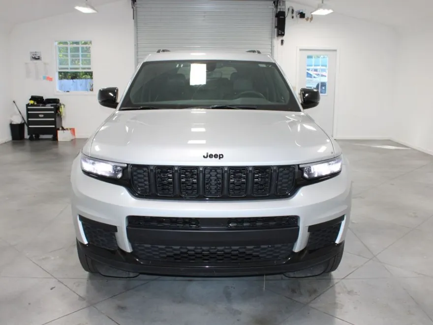 2023 Jeep Grand Cherokee Altitude X photo 1