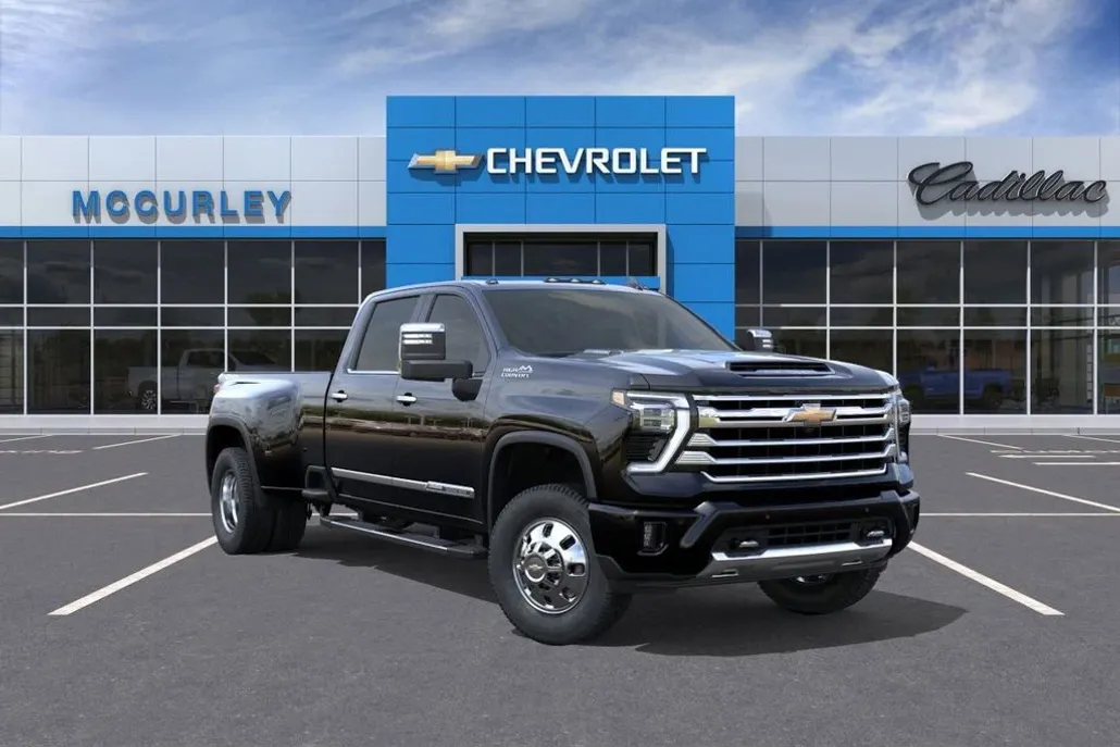 2025 Chevrolet Silverado 3500HD High Country photo 1