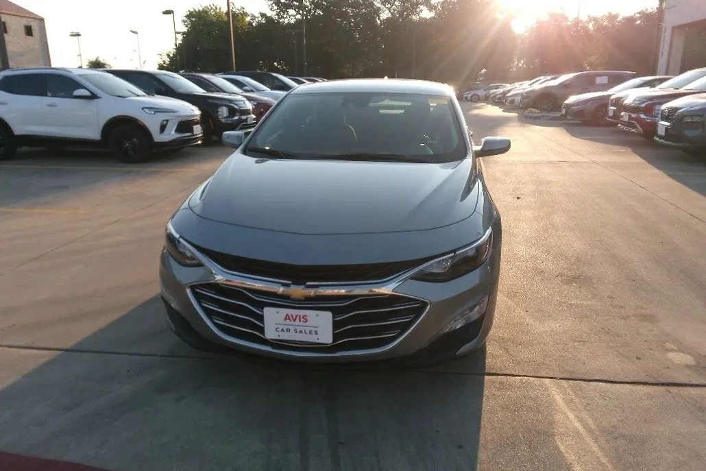 2023 Chevrolet Malibu 1LT photo 1