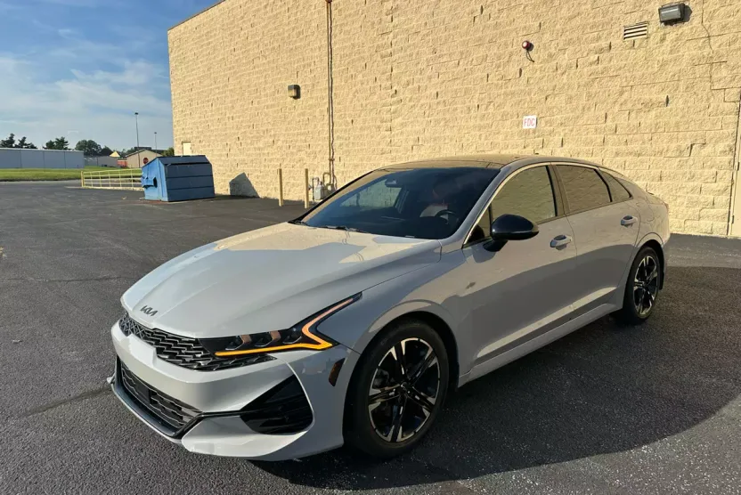 2022 Kia K5 GT-Line photo 1