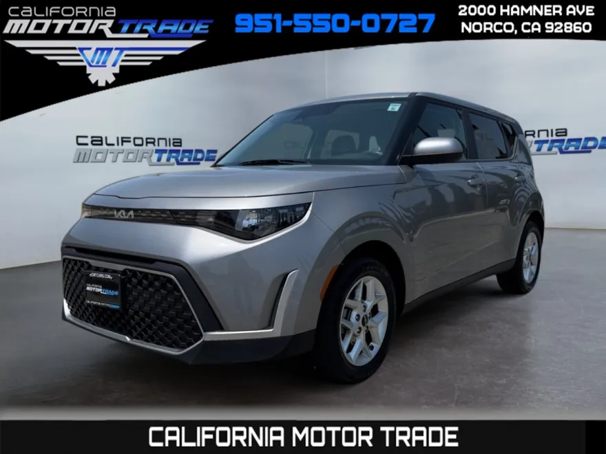 2023 Kia Soul LX photo 1