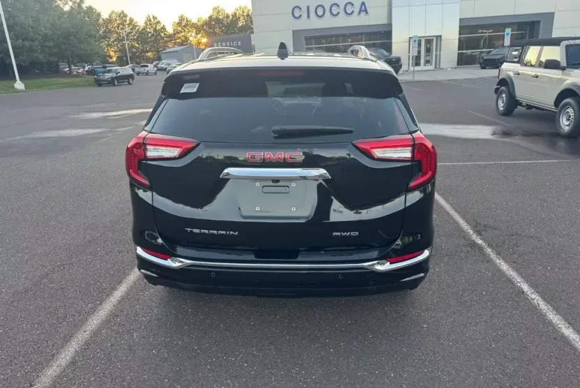 2022 Gmc Terrain Denali photo 1