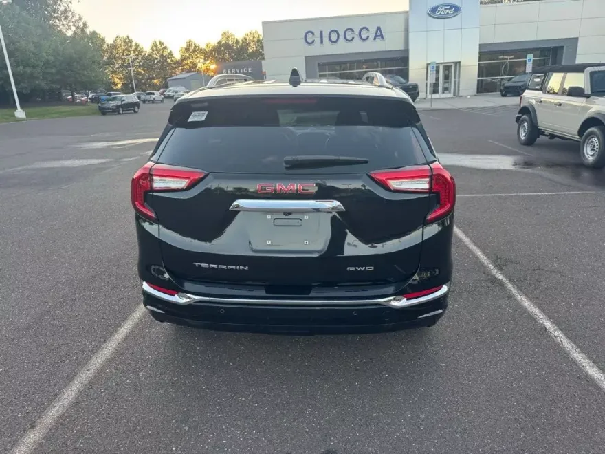 2022 Gmc Terrain Denali photo 1