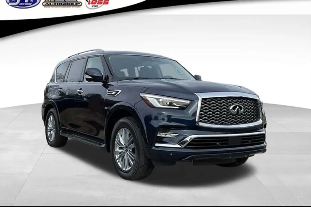2019 Infiniti QX80 Luxe photo 1