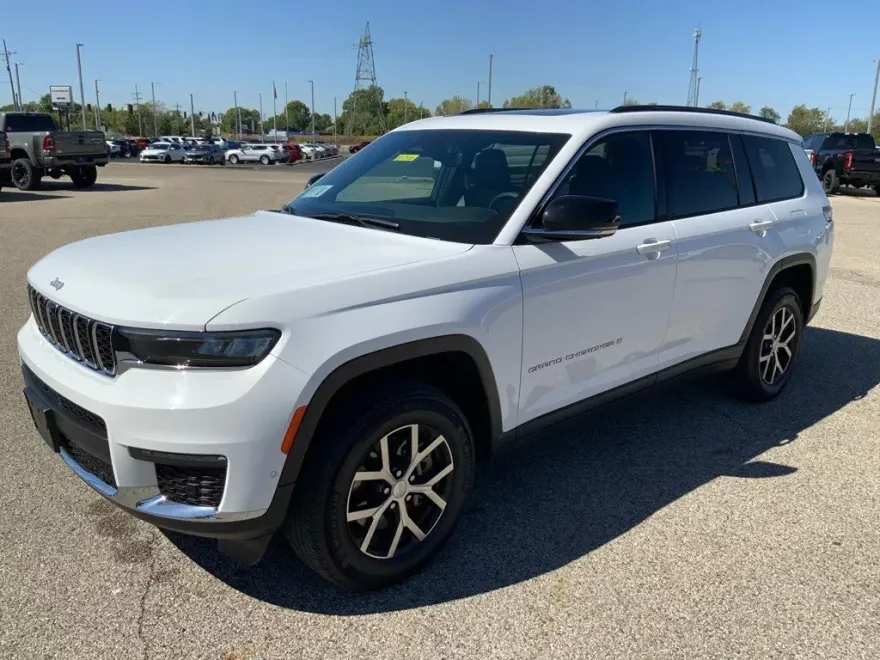 2024 Jeep Grand Cherokee Limited photo 1