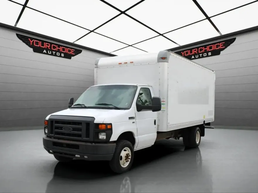 2014 Ford E-350 photo 1