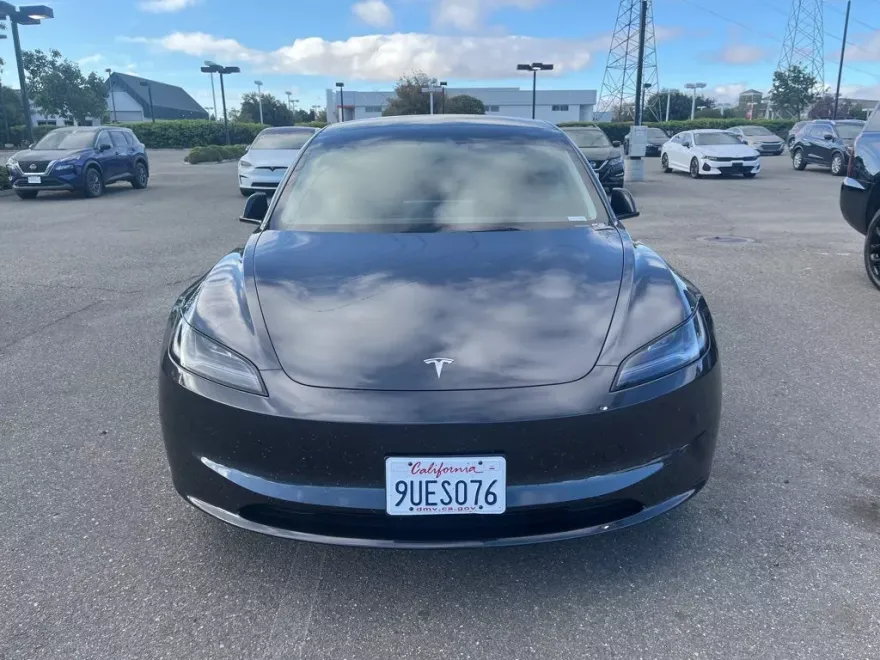 2025 Tesla Model 3 Long Range photo 1