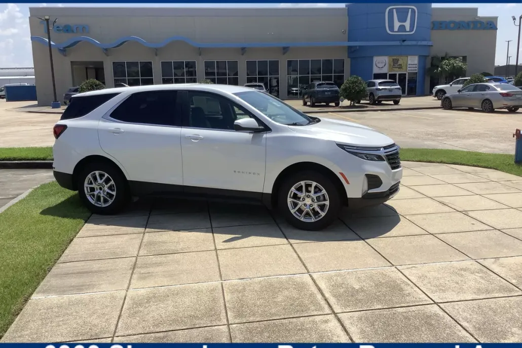 2024 Chevrolet Equinox LT photo 1