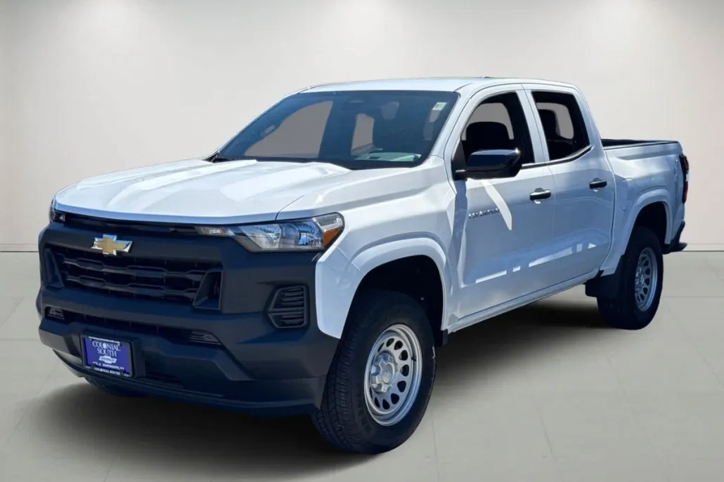 2024 Chevrolet Colorado photo 1