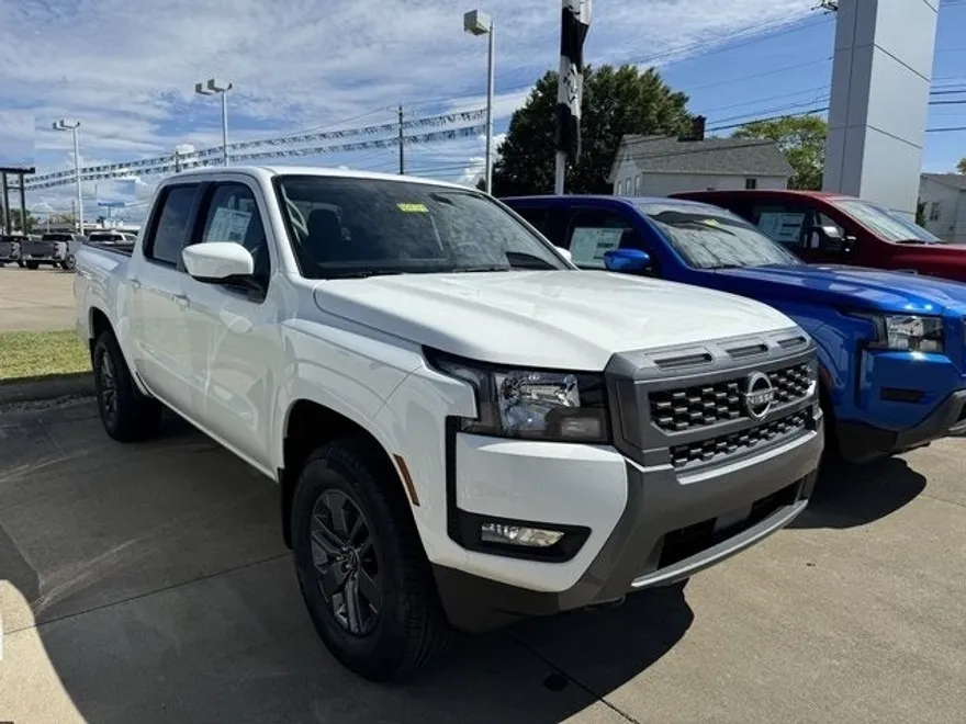 2025 Nissan Frontier Crew Cab SV photo 1
