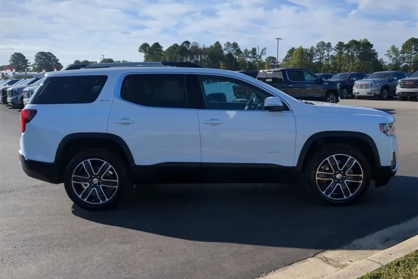 2023 Gmc Acadia SLT photo 1