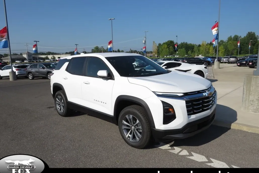 2026 Chevrolet Equinox LT photo 1