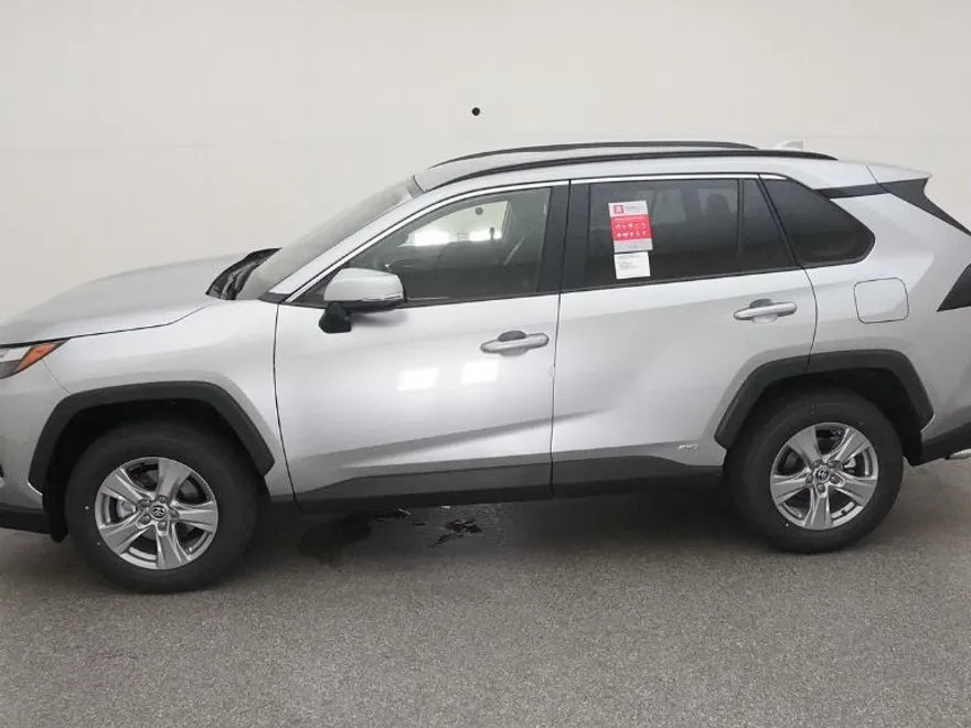 2025 Toyota RAV4 Hybrid XLE photo 1