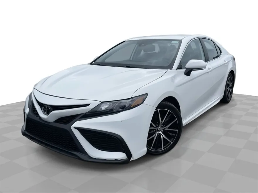 2024 Toyota Camry SE photo 1