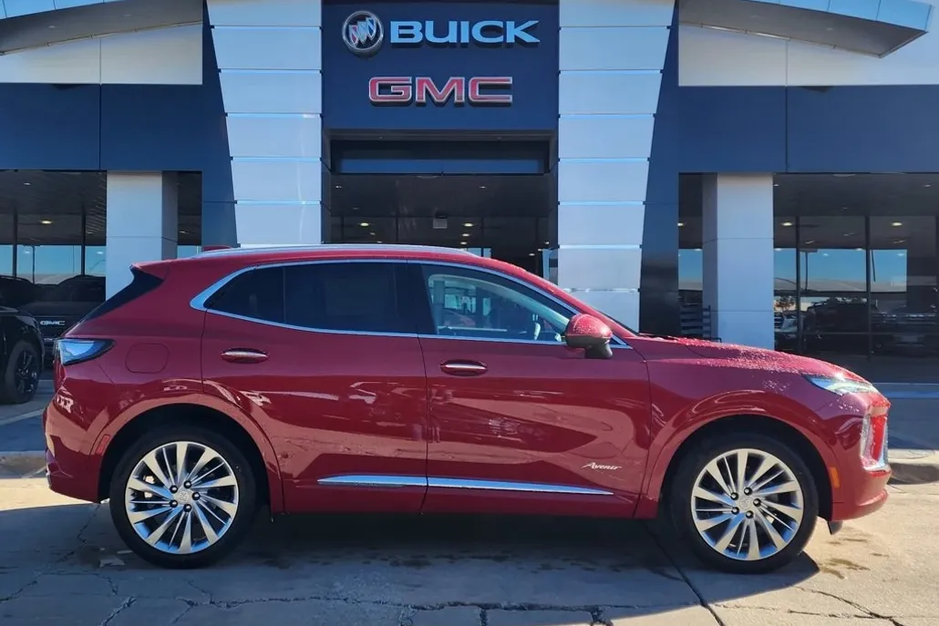 2025 Buick Envision Avenir photo 1