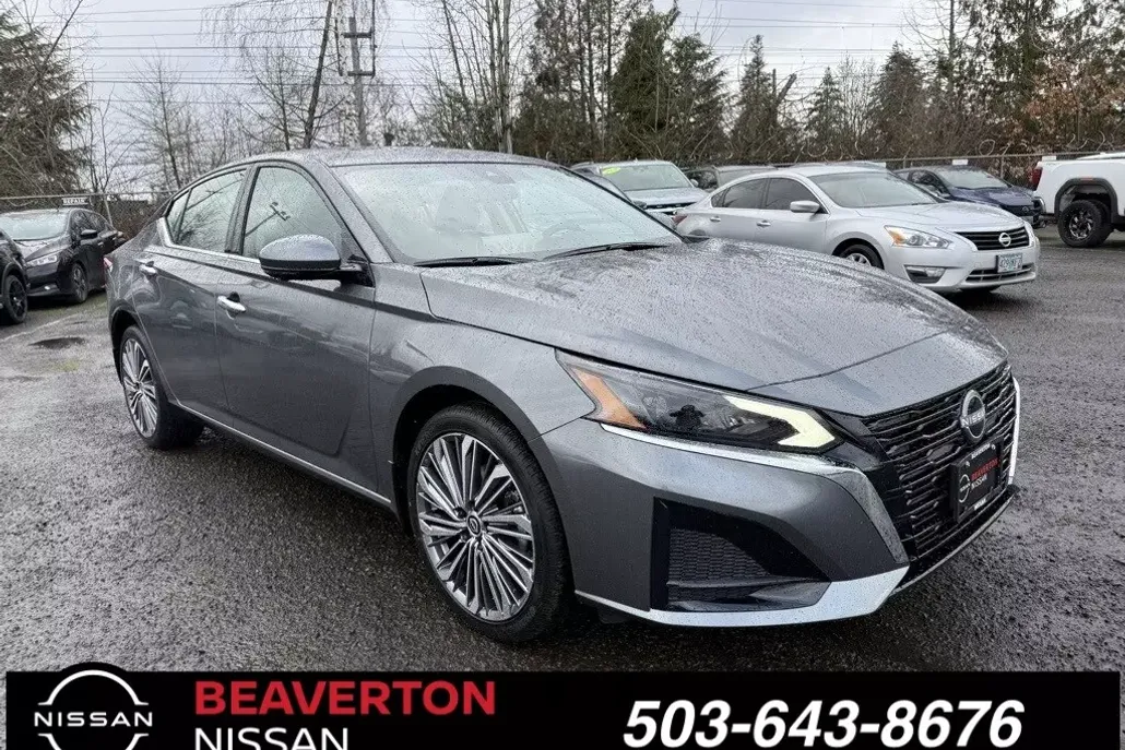 2025 Nissan Altima SL photo 1