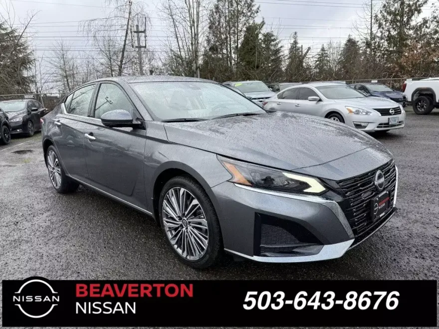 2025 Nissan Altima SL photo 1