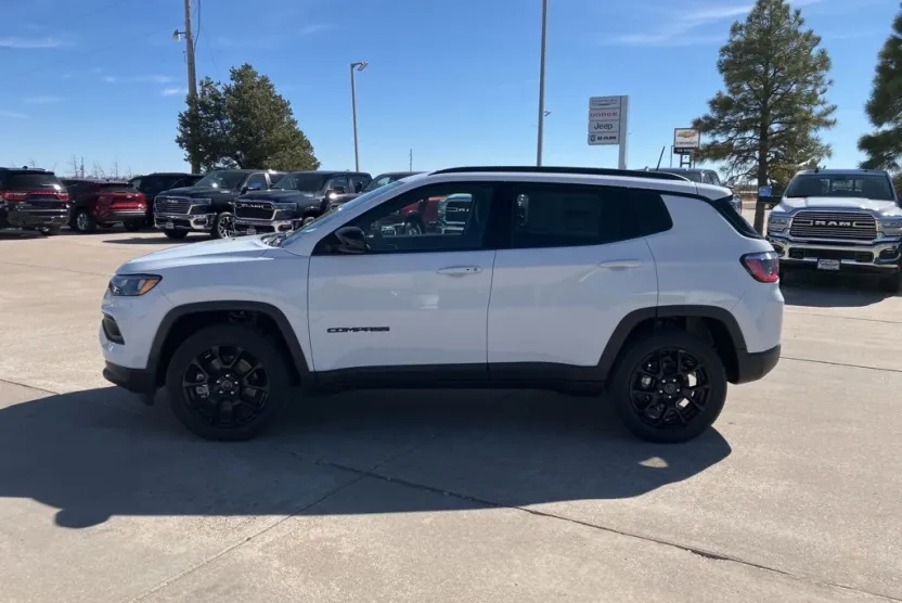 2025 Jeep Compass Latitude photo 1