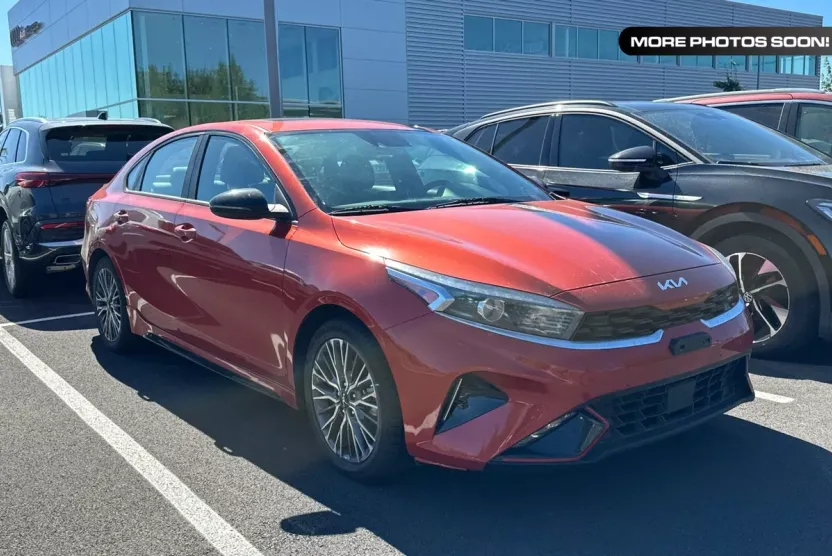2022 Kia Forte GT-Line photo 1