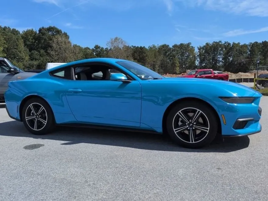 2025 Ford Mustang EcoBoost photo 1