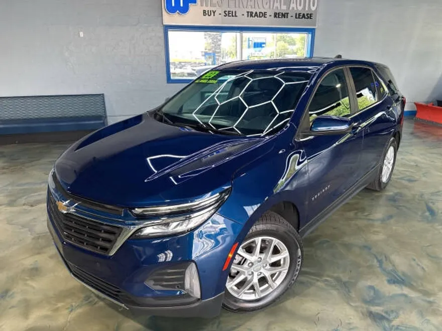 2022 Chevrolet Equinox LT photo 1