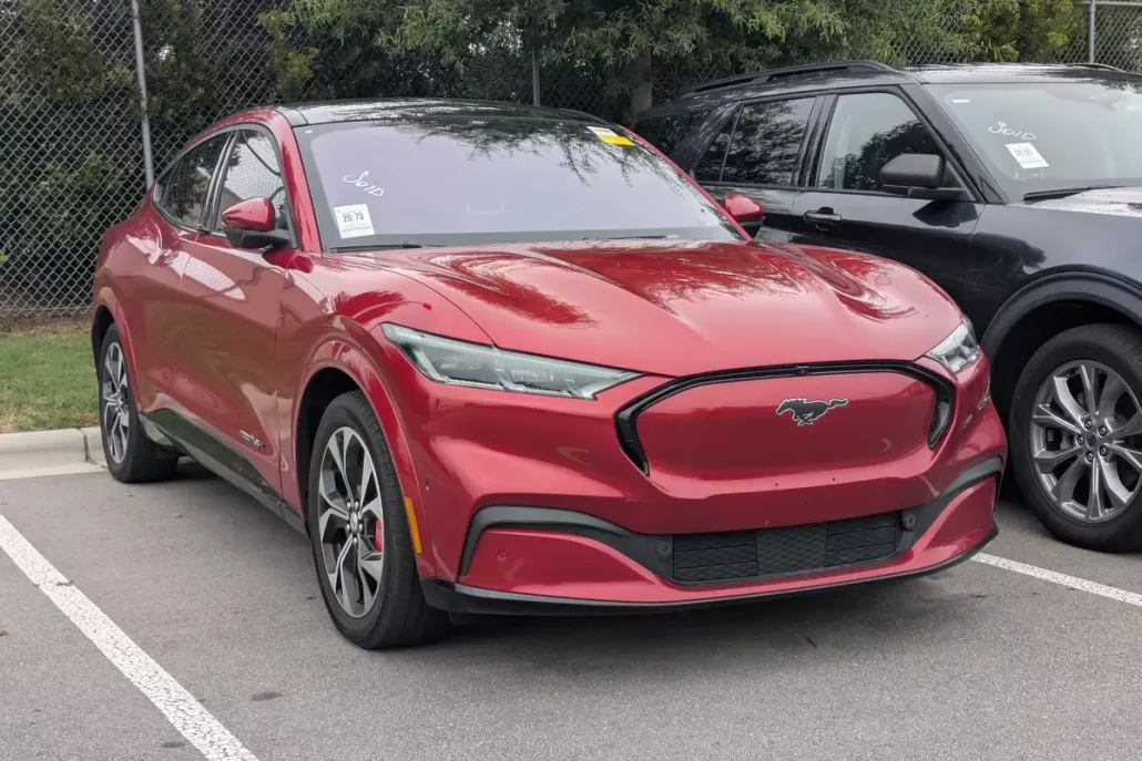 2021 Ford Mustang Mach-E Premium photo 1